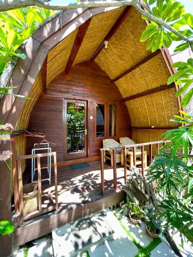 The Golden Ave Bungalow Τζίλι Τραγουανγκάν Εξωτερικό φωτογραφία