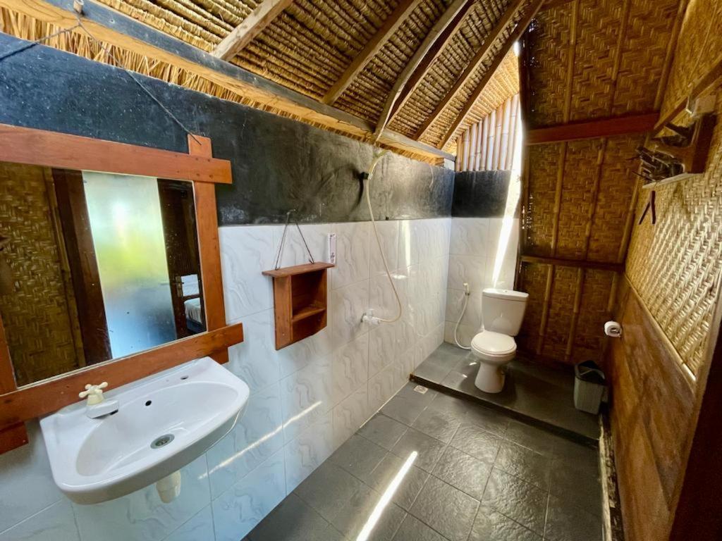 The Golden Ave Bungalow Τζίλι Τραγουανγκάν Εξωτερικό φωτογραφία