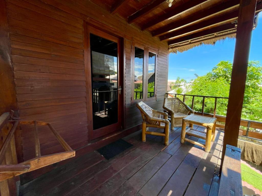 The Golden Ave Bungalow Τζίλι Τραγουανγκάν Εξωτερικό φωτογραφία