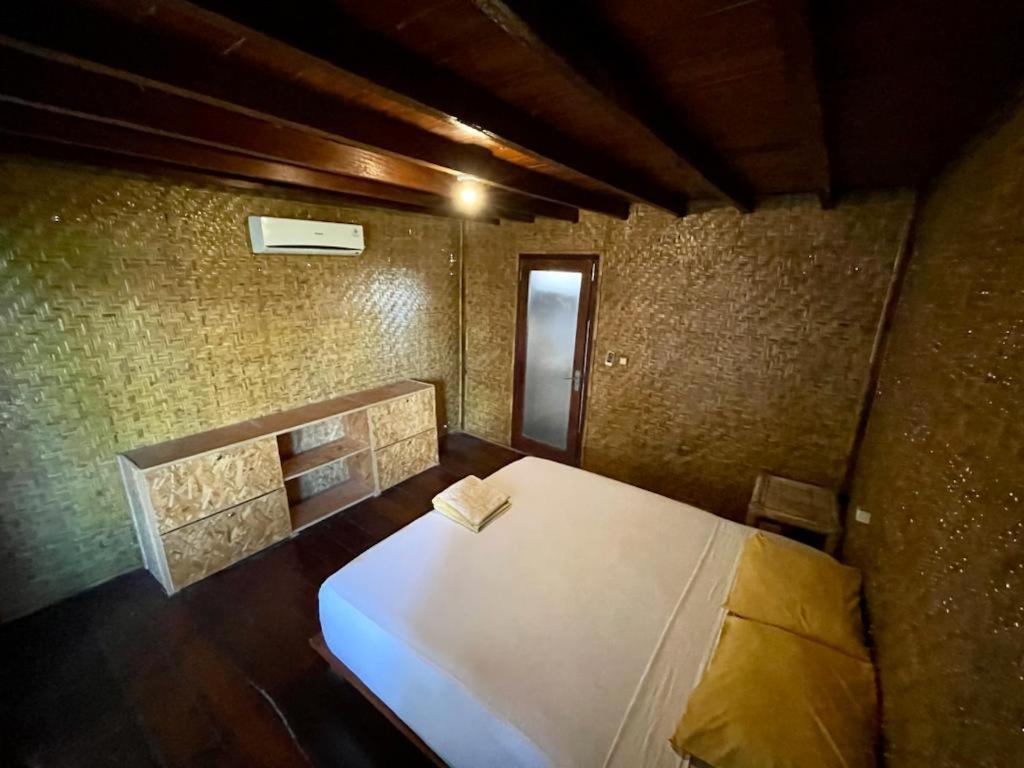 The Golden Ave Bungalow Τζίλι Τραγουανγκάν Δωμάτιο φωτογραφία